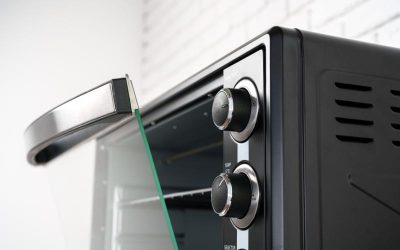 Vetro del forno impeccabile: come pulirlo senza fatica e in modo efficace